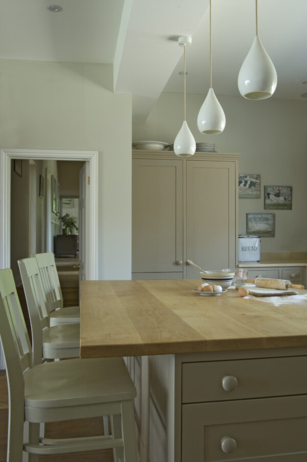 750ml Estate Eggshell Shaded White No. 201 – Image 3